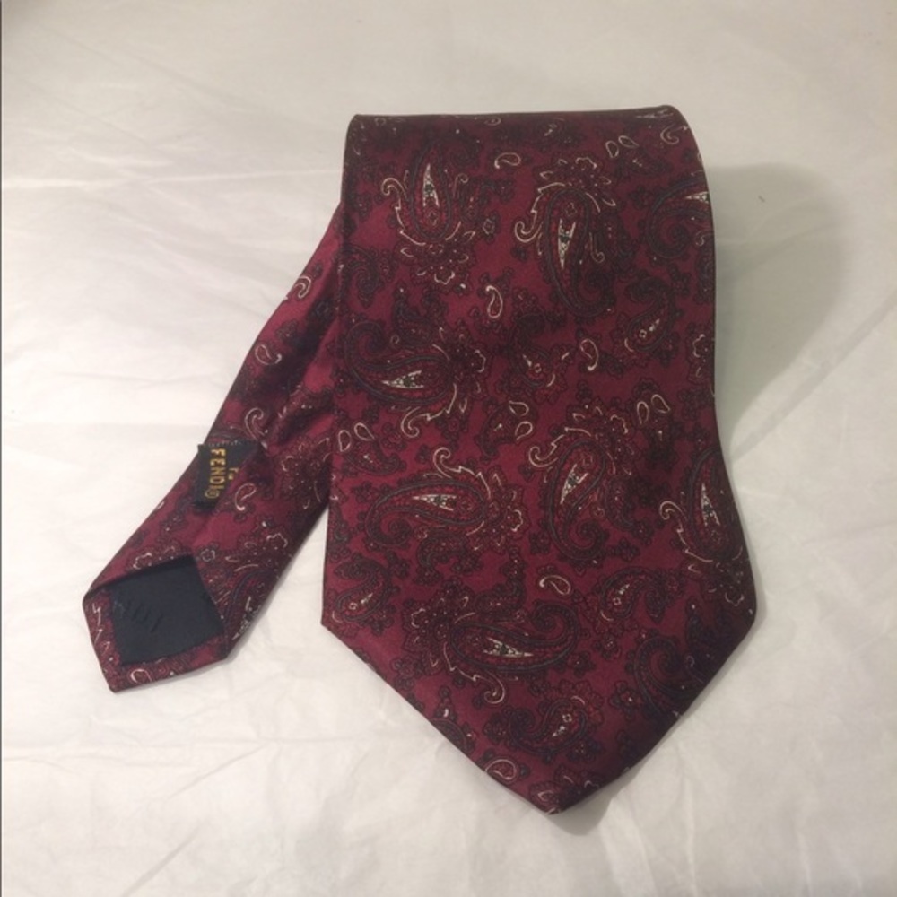 Fendi Cravatte Cranberry Paisley Print Tie